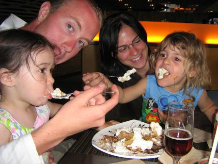 Qui est ce qui prendra la plus grosse bouch�e!!!??