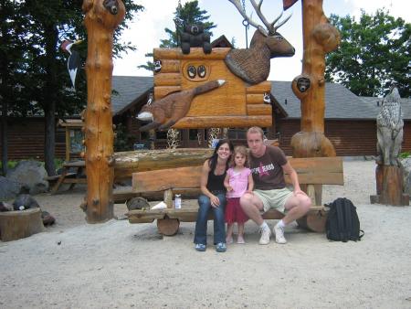 La famille rend visite aux animaux